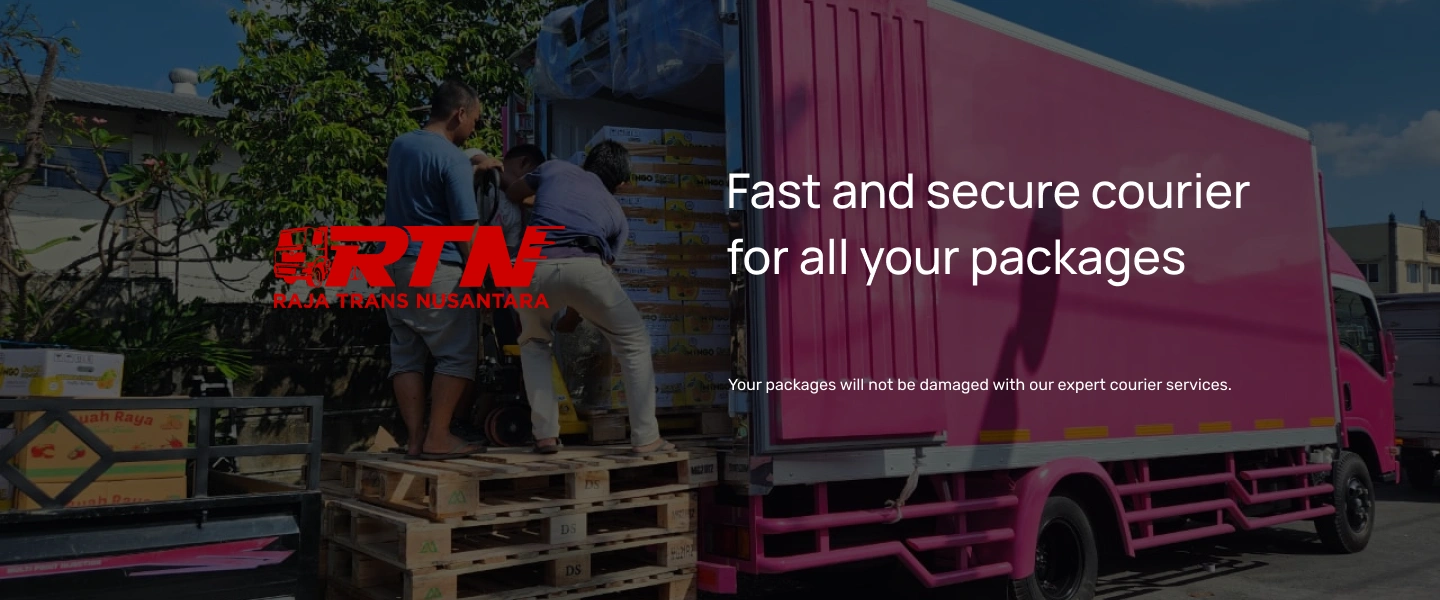 Slideshow Fast and secure courier for all your packages frame 1 2